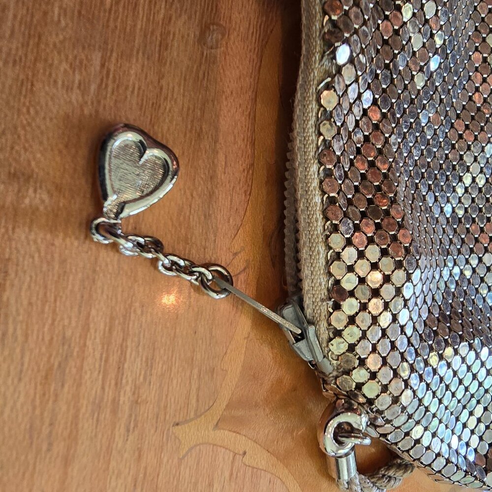 Unique Triangle Shape Vintage Metallic Mesh Chainmail Evening Bag - Picture 4 of 8